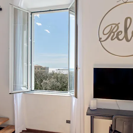 Sea Breeze Loft By Pleiades Apartment